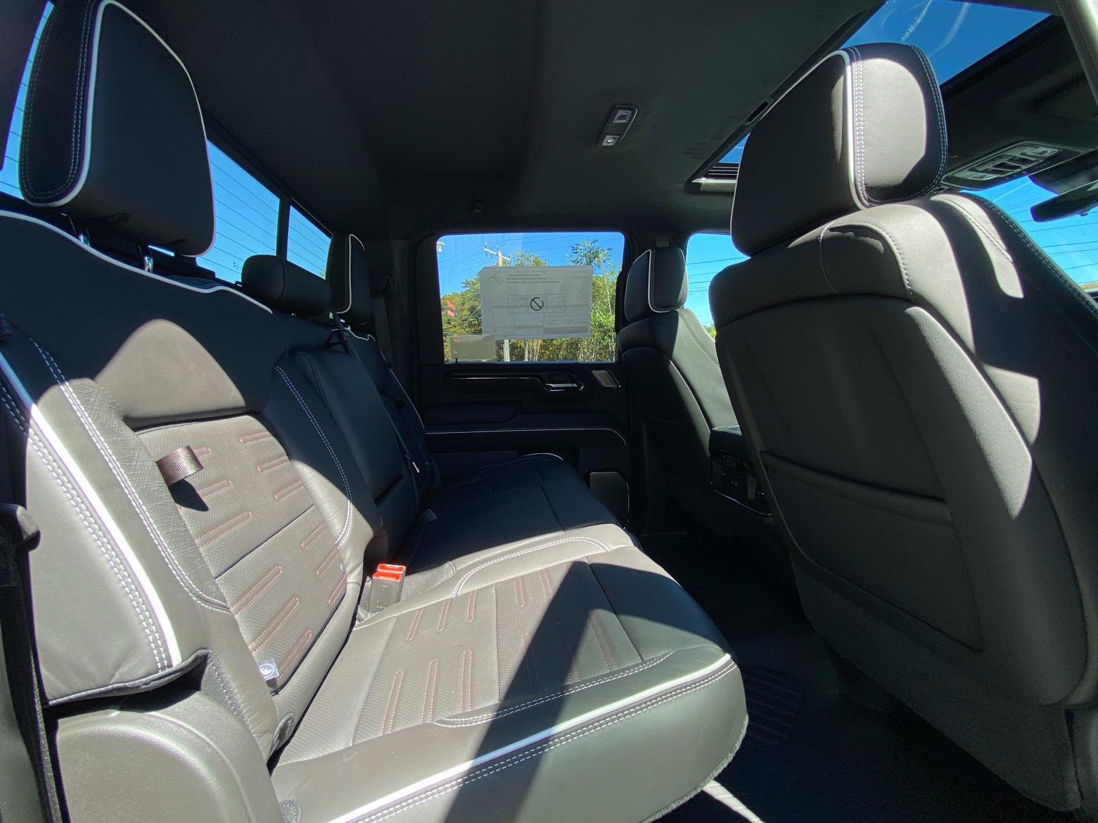 Used 2025 GMC Sierra 2500 AT4X w/ AT4X AEV Edition image 10