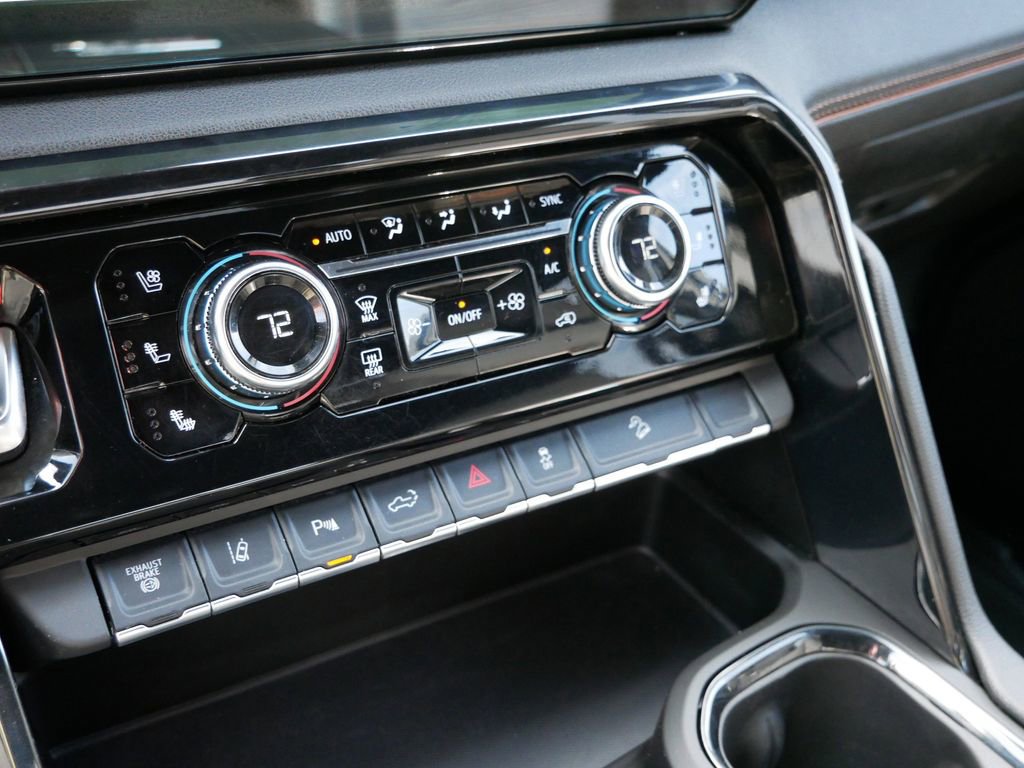 Used 2025 GMC Sierra 2500 AT4 image 19