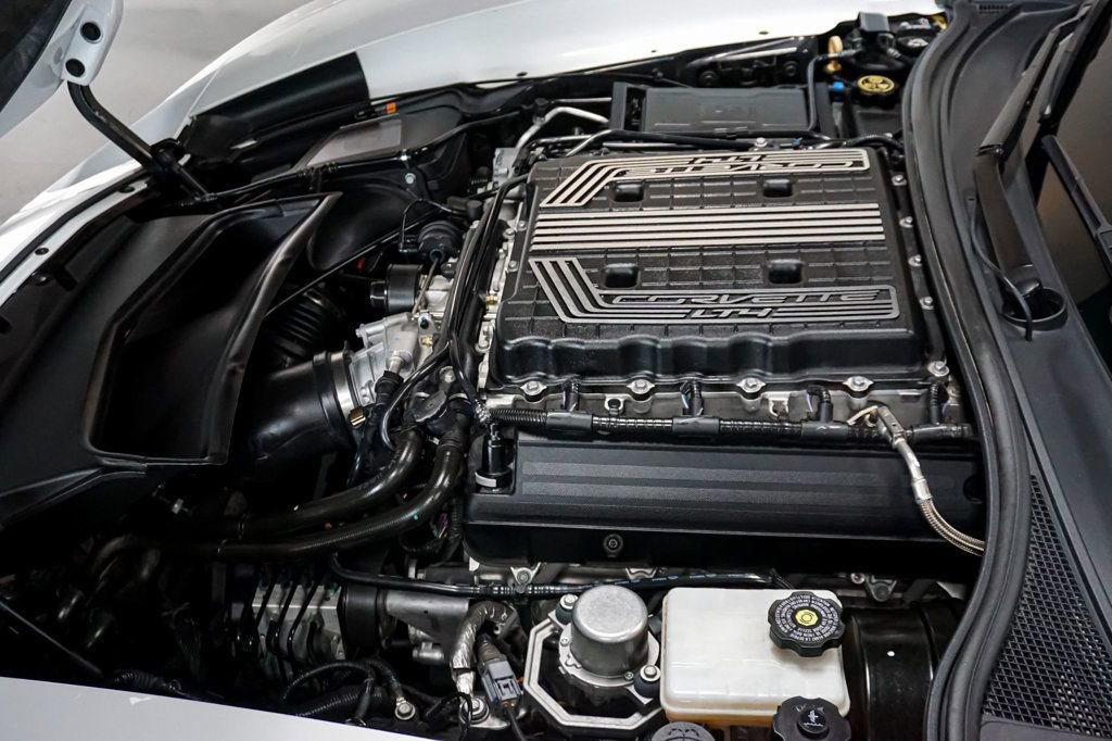 Used 2019 Chevrolet Corvette Z06 RWD image 13