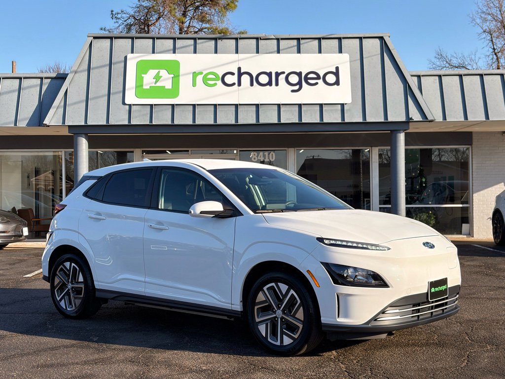Used 2023 Hyundai Kona SE w/ Cargo Package image 4