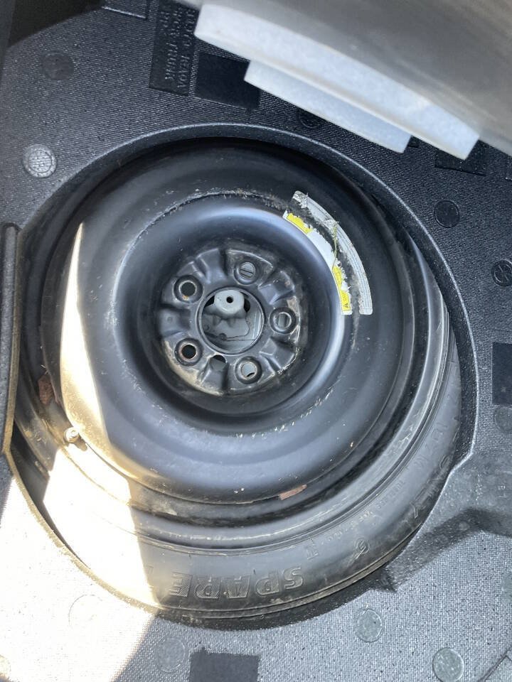 Used 2013 Nissan 370Z Coupe RWD image 9
