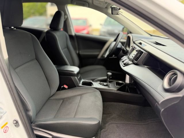 Used 2017 Toyota RAV4 LE w/ Carpet Mat Package AWD/4WD image 22
