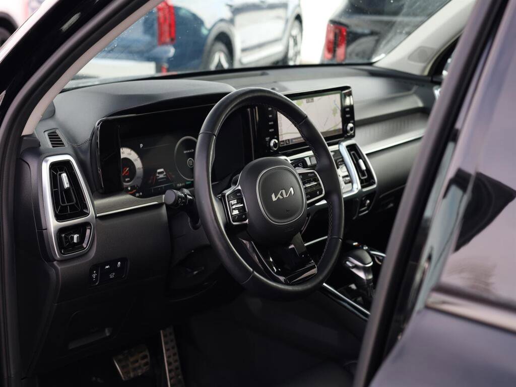 Used 2023 Kia Sorento SX image 6