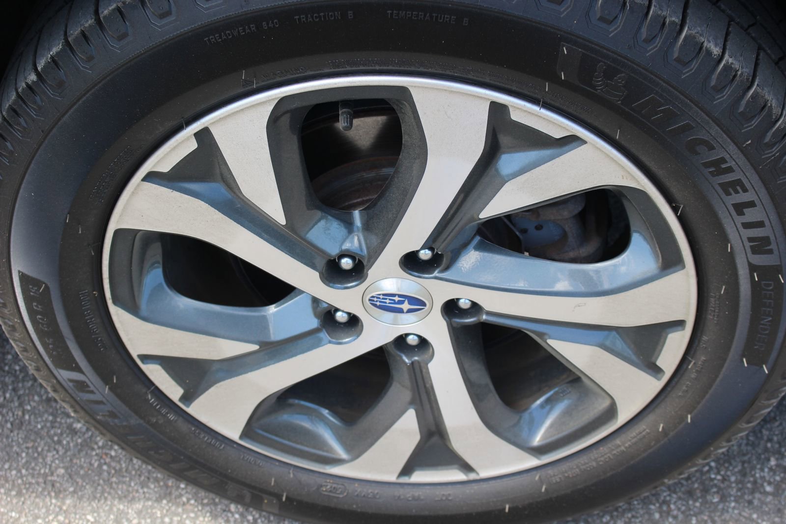 Used 2020 Subaru Outback Touring w/ Popular Package #2 image 13