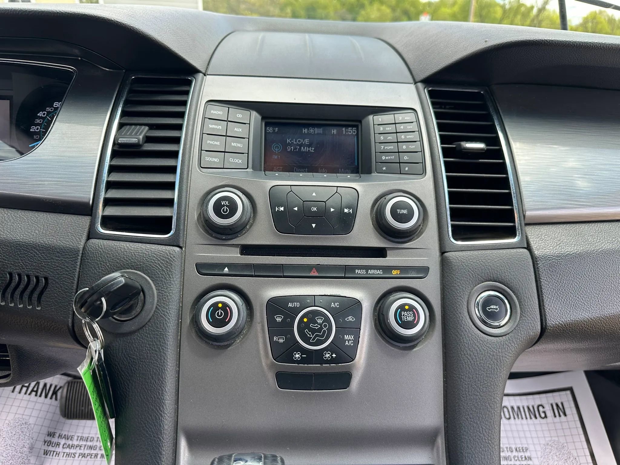 Used 2015 Ford Taurus SEL AWD/4WD image 18