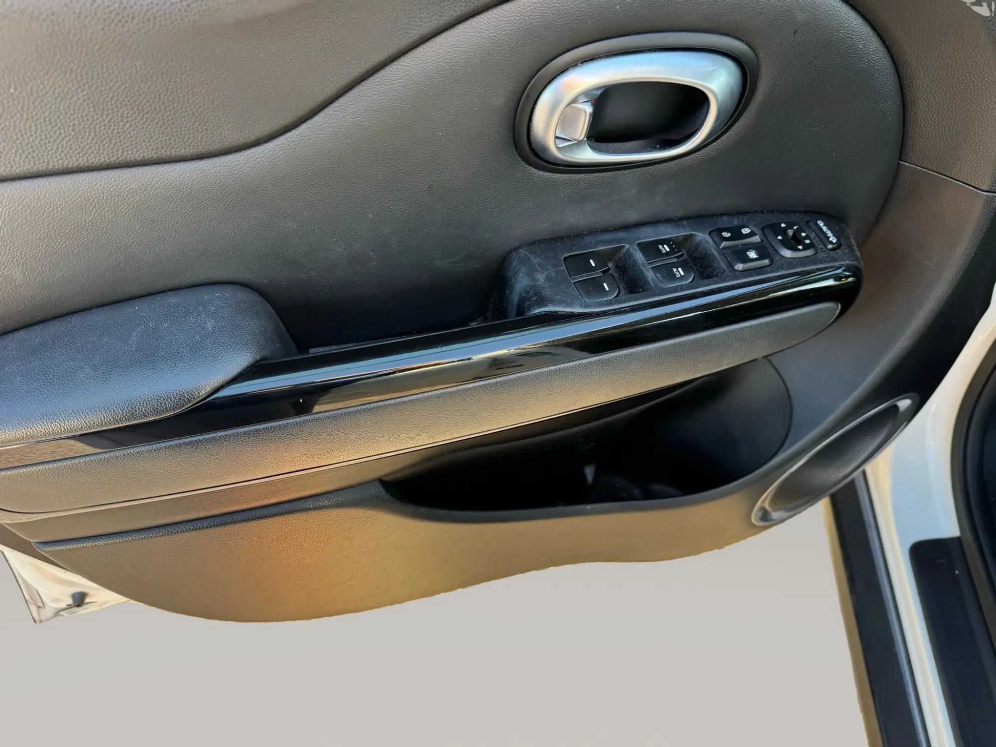 Used 2014 Kia Soul ! FWD image 15