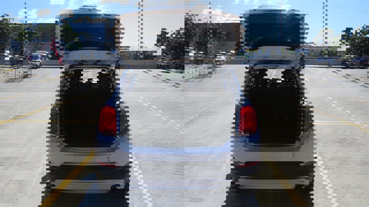 Used 2016 FIAT 500X Easy image 9