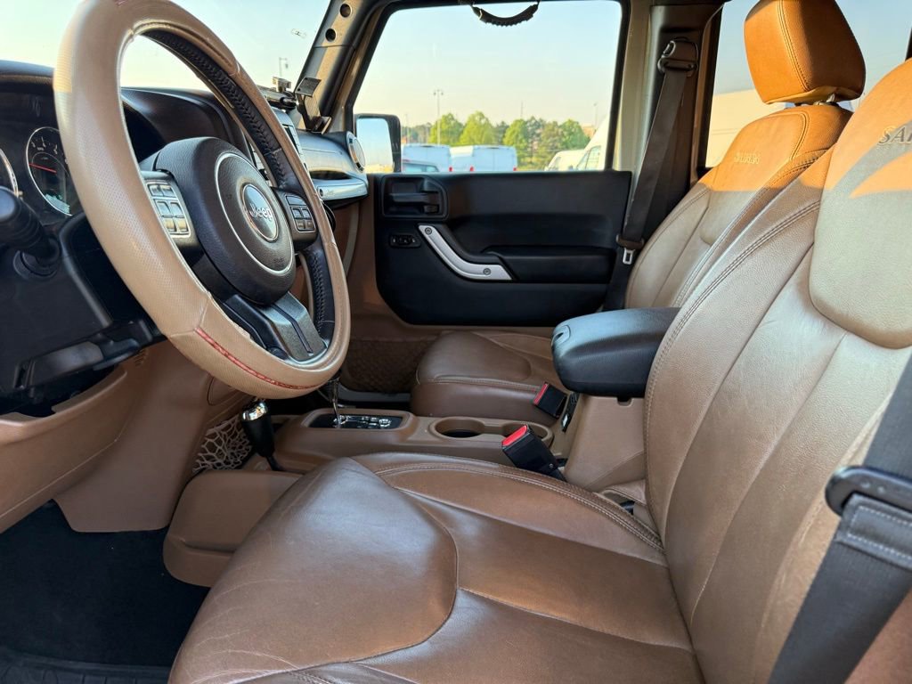 Used 2017 Jeep Wrangler Unlimited Sahara w/ Connectivity Group image 11