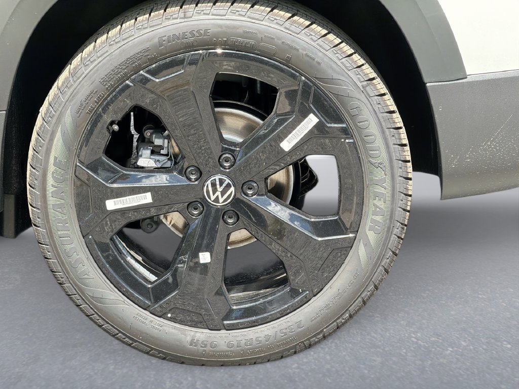 New 2026 Volkswagen Taos SEL AWD/4WD image 19
