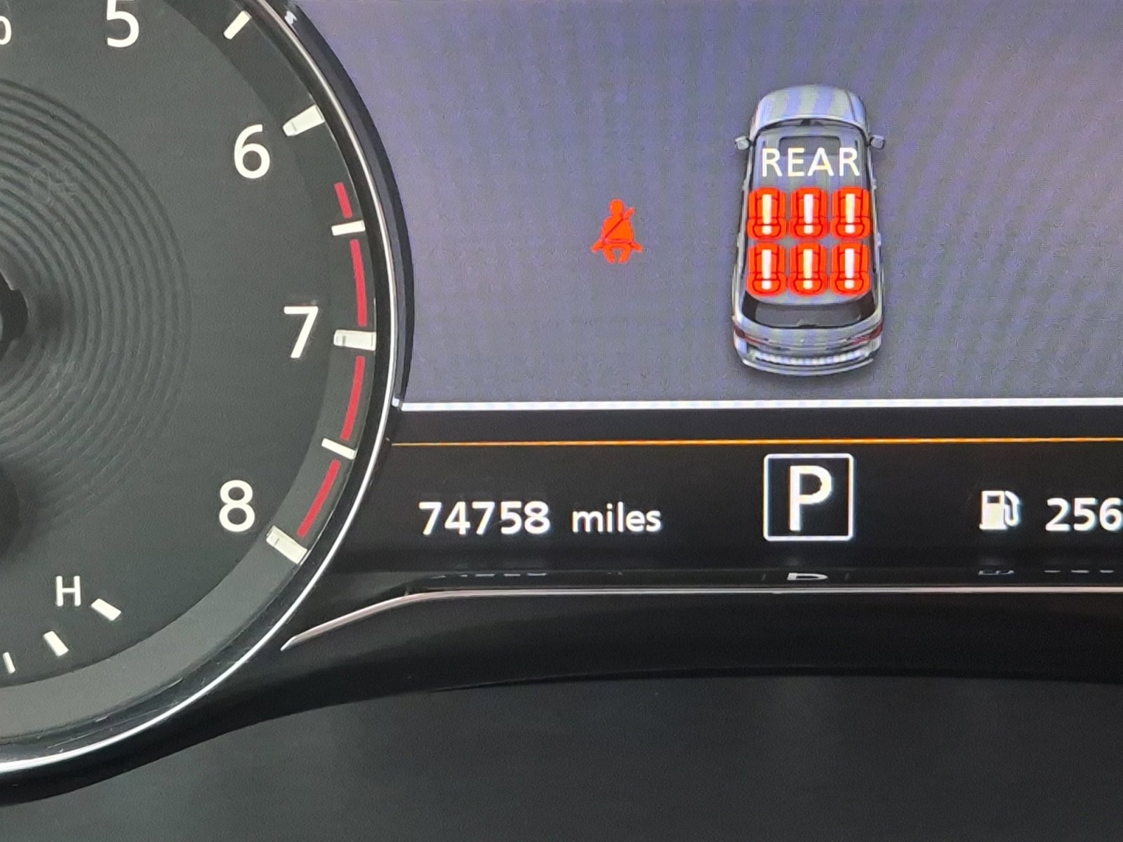 Used 2022 INFINITI QX80 Premium Select w/ Cargo Package image 2