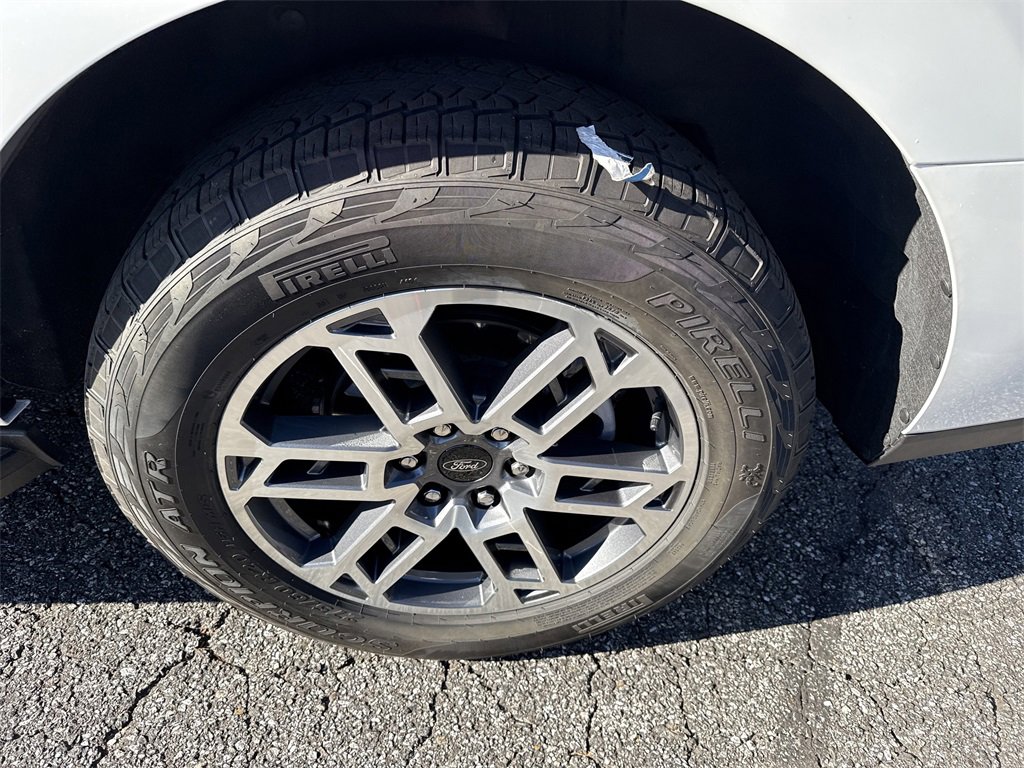 Used 2025 Ford Expedition Active image 22