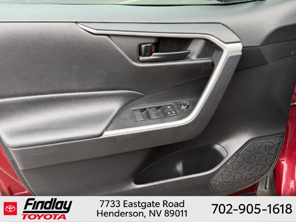 Certified 2022 Toyota RAV4 LE FWD image 8