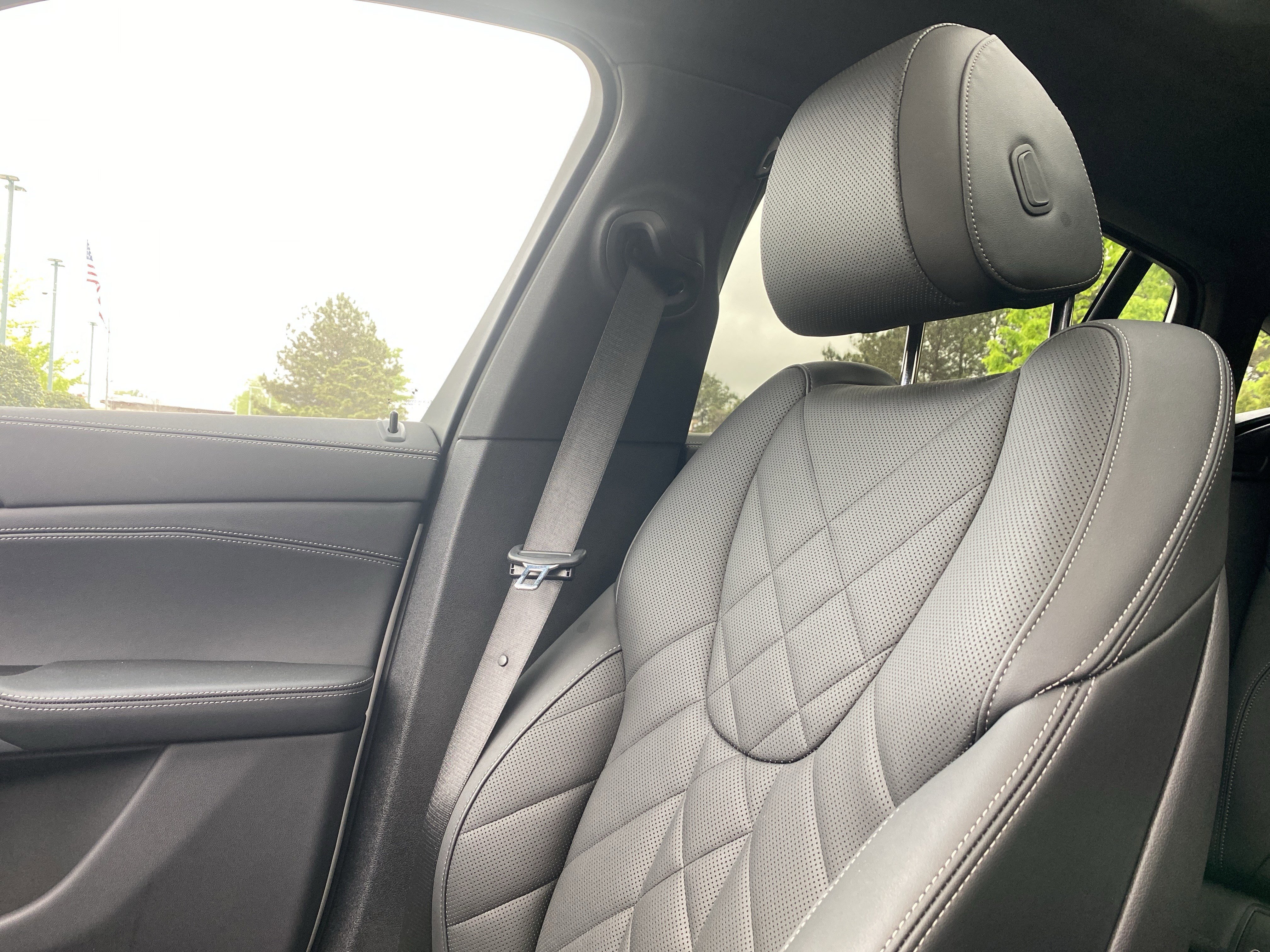 Used 2024 BMW X6 xDrive40i w/ Parking Assistance Package image 21