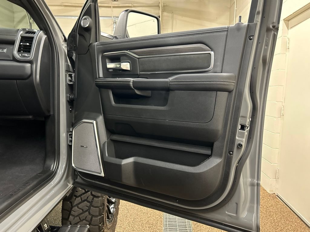 Used 2026 RAM 2500 Laramie AWD/4WD image 16