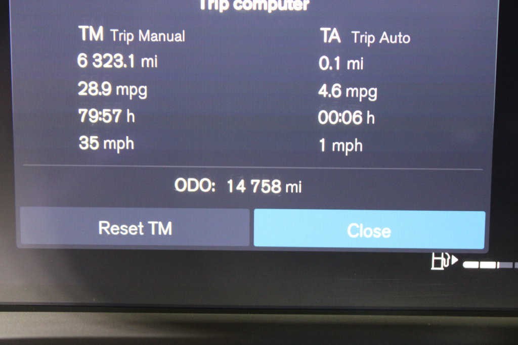 Certified 2026 Volvo XC40 B5 Plus AWD/4WD image 11