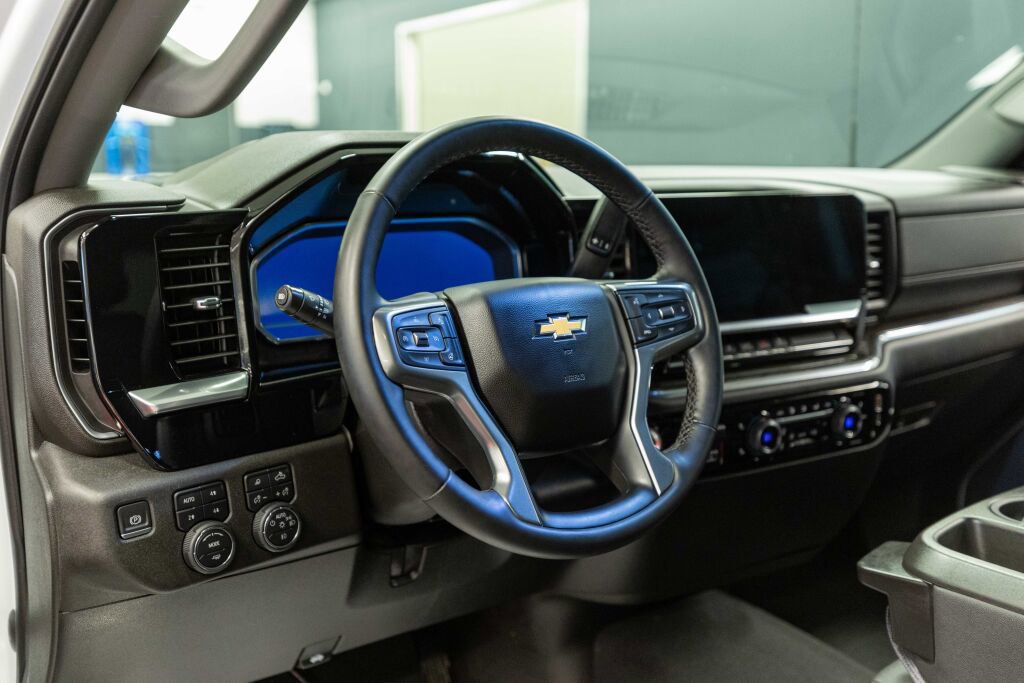 Used 2024 Chevrolet Silverado 3500 LTZ image 11