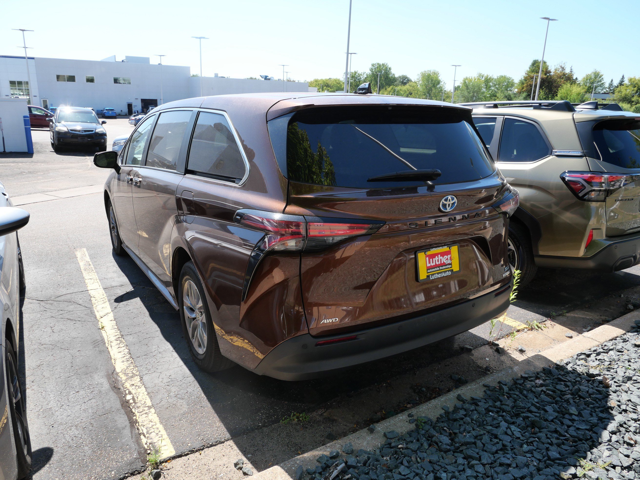 Used 2022 Toyota Sienna XLE AWD/4WD image 6