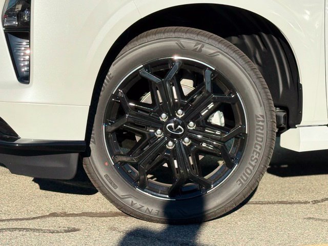 New 2027 INFINITI QX80 Sensory AWD/4WD image 3