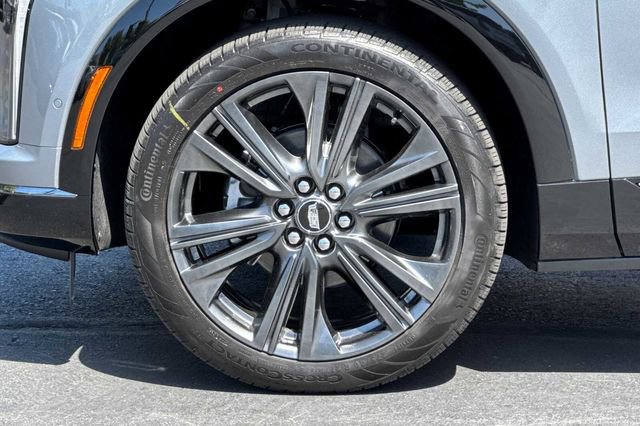 New 2026 Cadillac Optiq Sport 2 w/ LPO, Floor Liner Package image 25