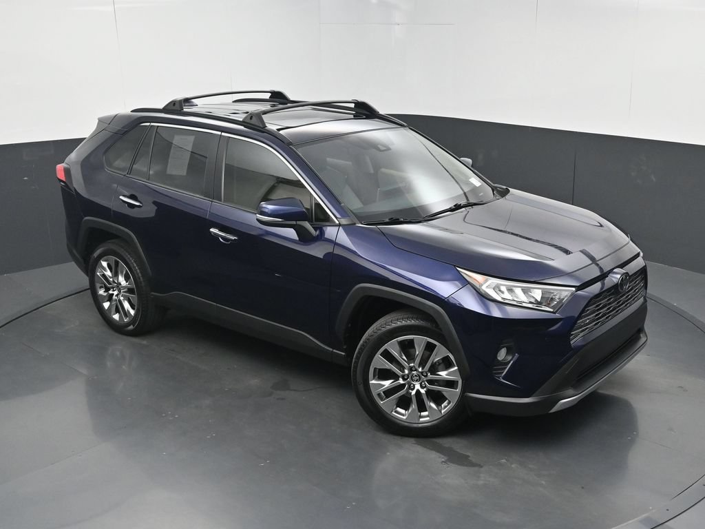 Used 2020 Toyota RAV4 Limited FWD image 32