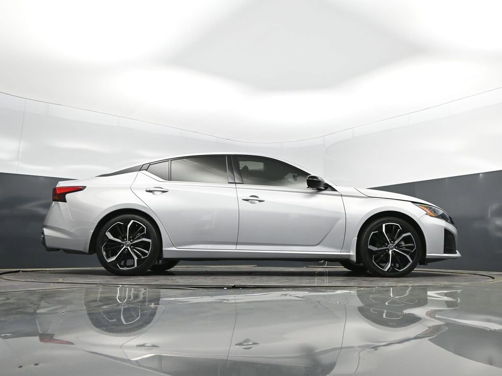 Used 2024 Nissan Altima 2.5 SR w/ SR Premium Package image 43