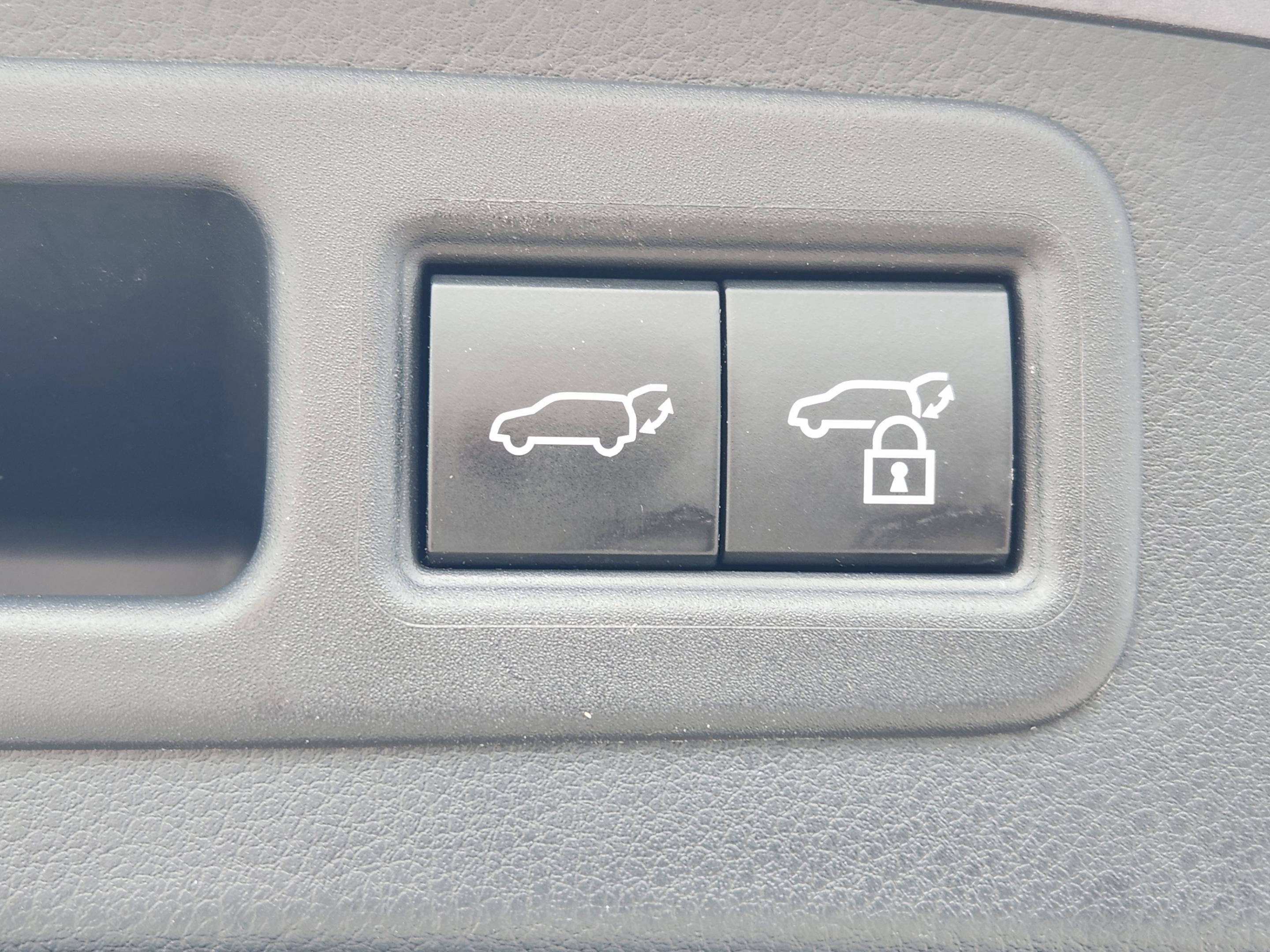 Certified 2023 Lexus RX 350 w/ Cold Area Package image 32