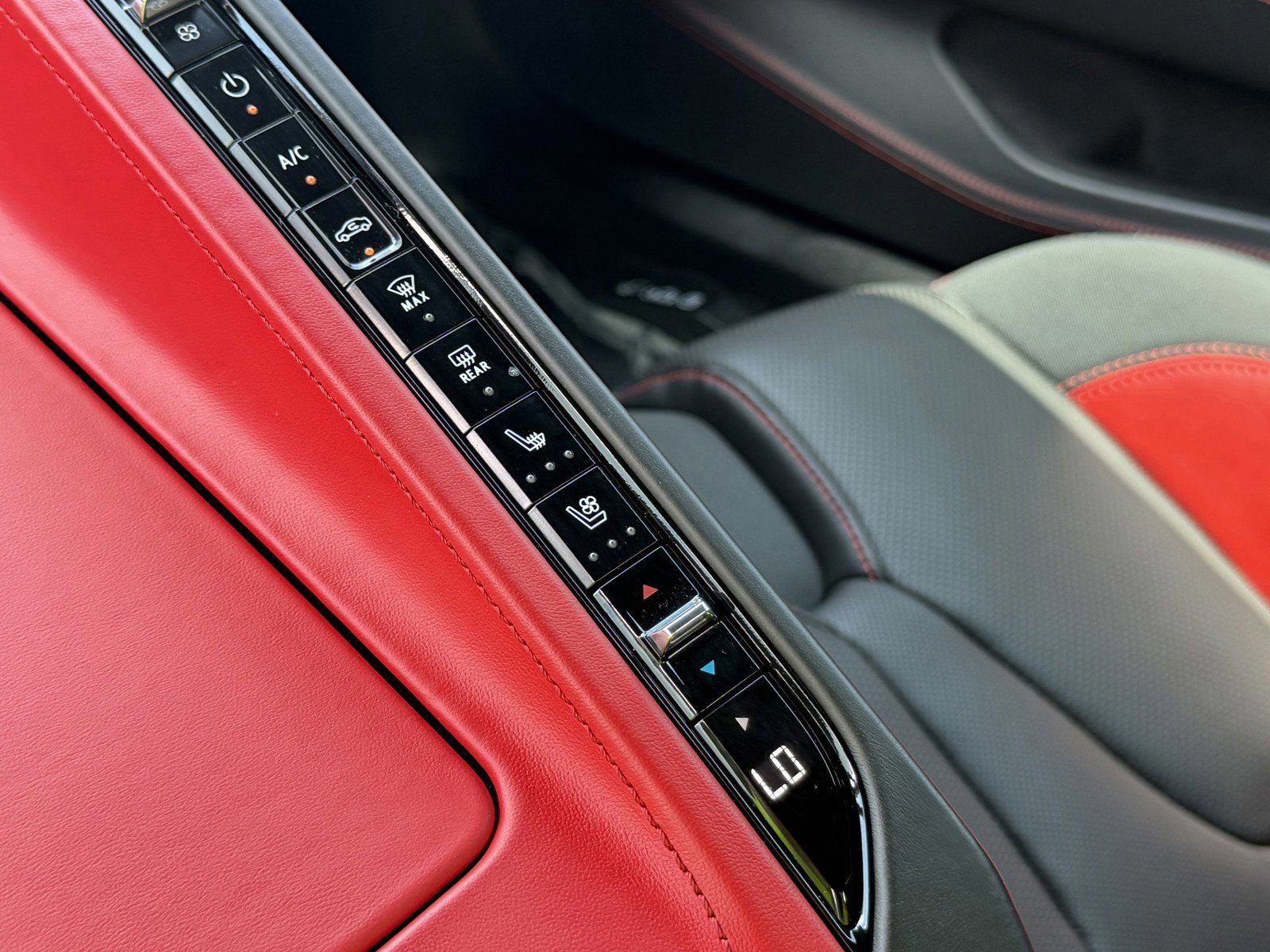 Used 2025 Chevrolet Corvette Z06 w/ Stealth Interior Trim Package image 25