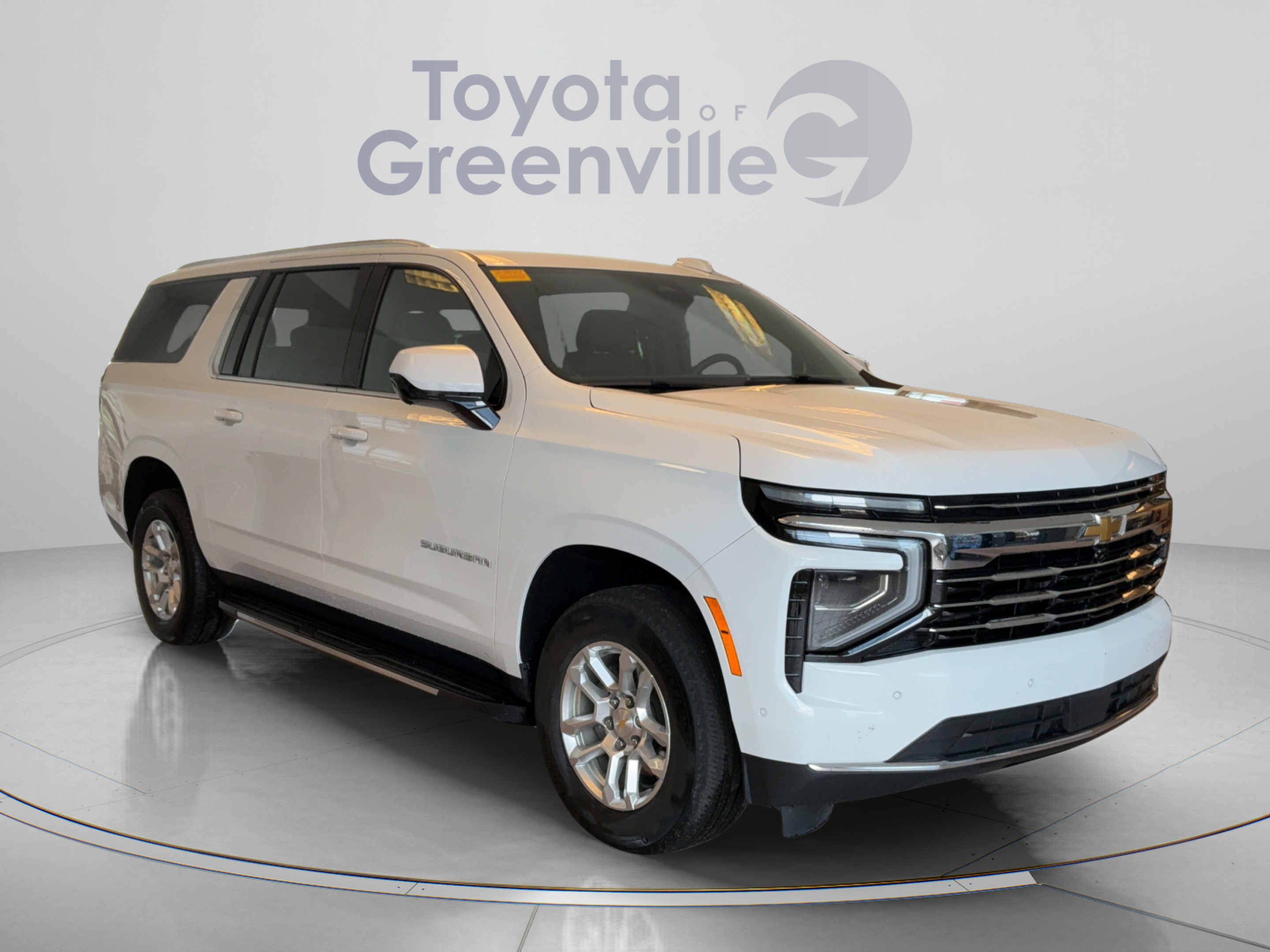Used 2025 Chevrolet Suburban LT AWD/4WD image 8