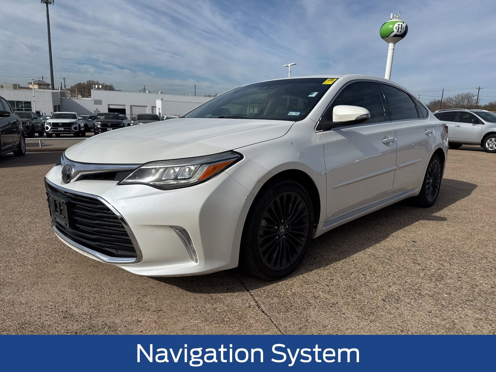 Used 2017 Toyota Avalon Touring image 3