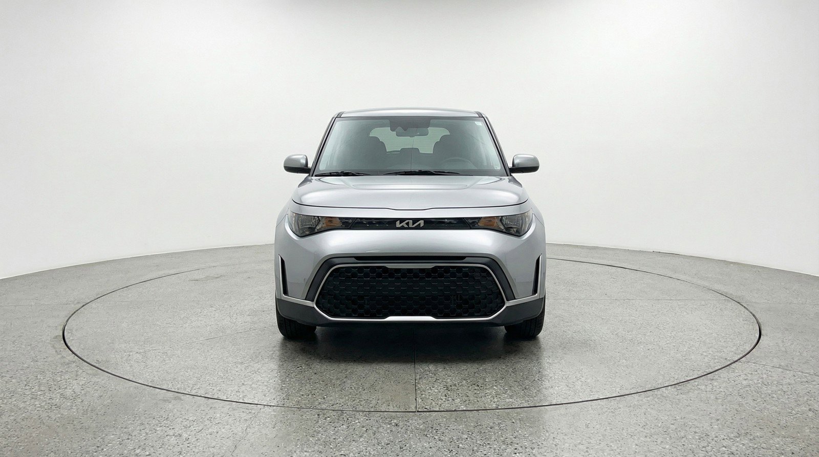 Used 2025 Kia Soul LX w/ LX Technology Package FWD image 2