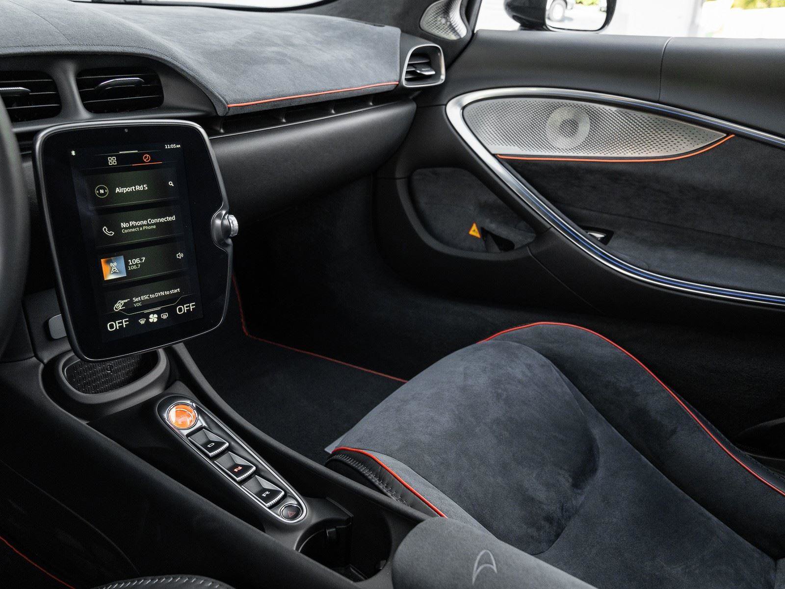 Used 2025 McLaren Artura image 26