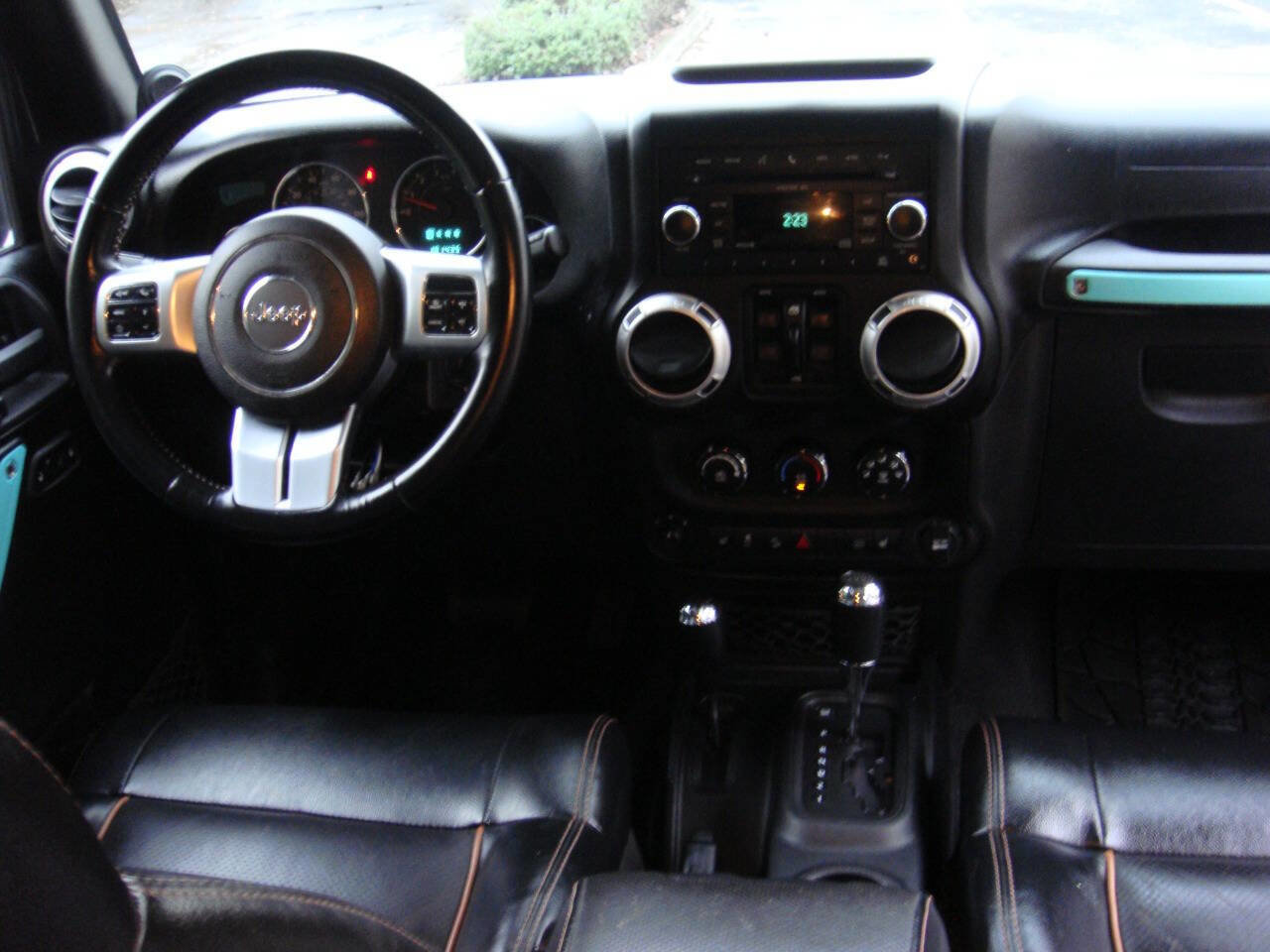 Used 2011 Jeep Wrangler Unlimited 70th Anniversary w/ Connectivity Group image 15