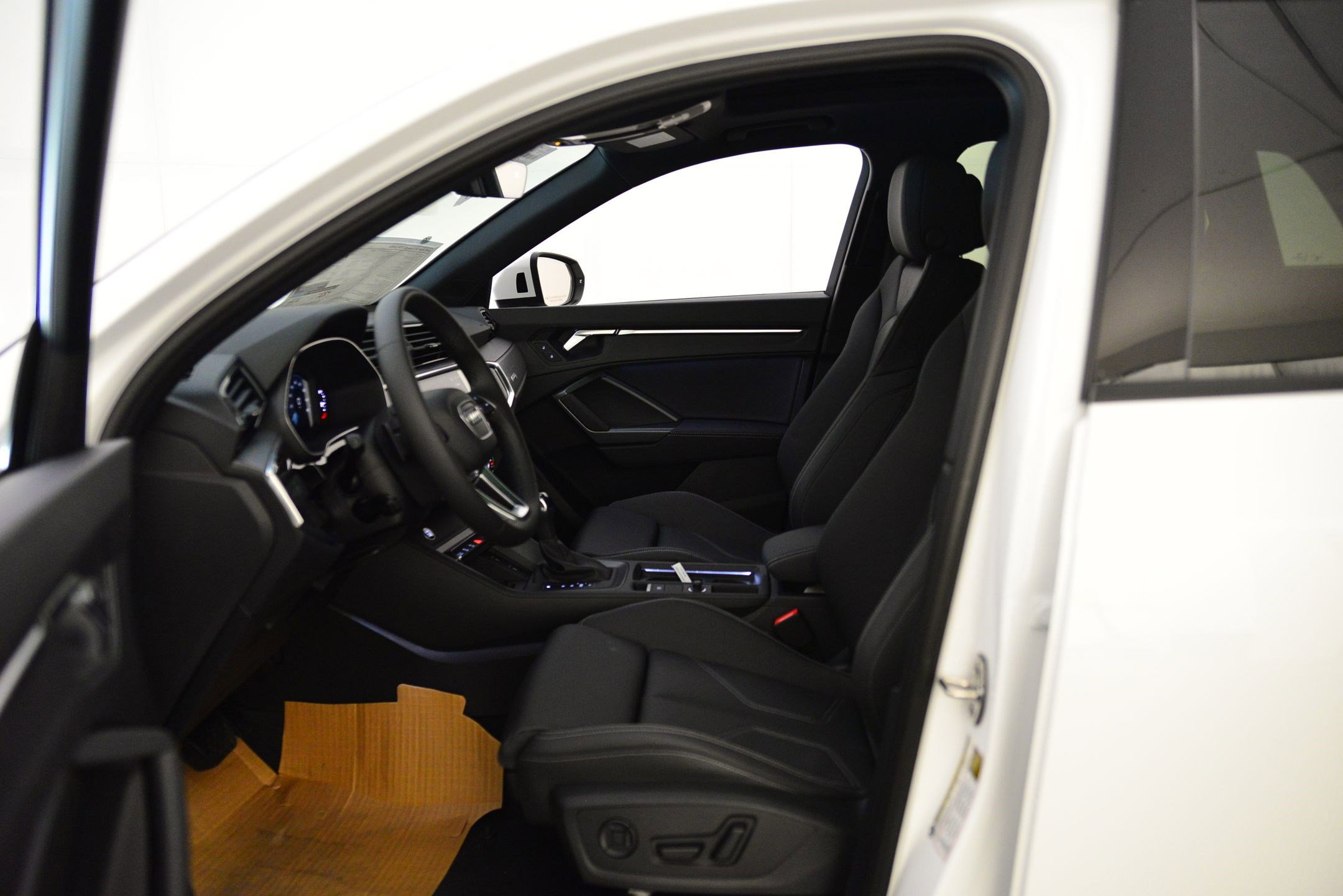 New 2025 Audi Q3 2.0T Premium image 4