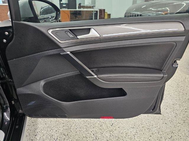 Used 2018 Volkswagen Golf Alltrack S image 28