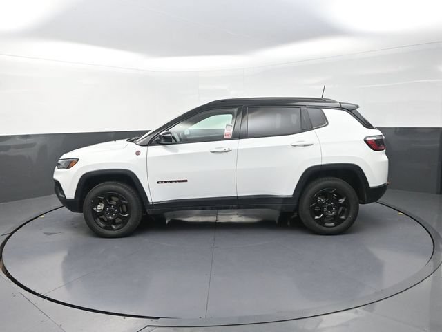 Used 2023 Jeep Compass Trailhawk w/ Trailhawk Convenience Group AWD/4WD image 6