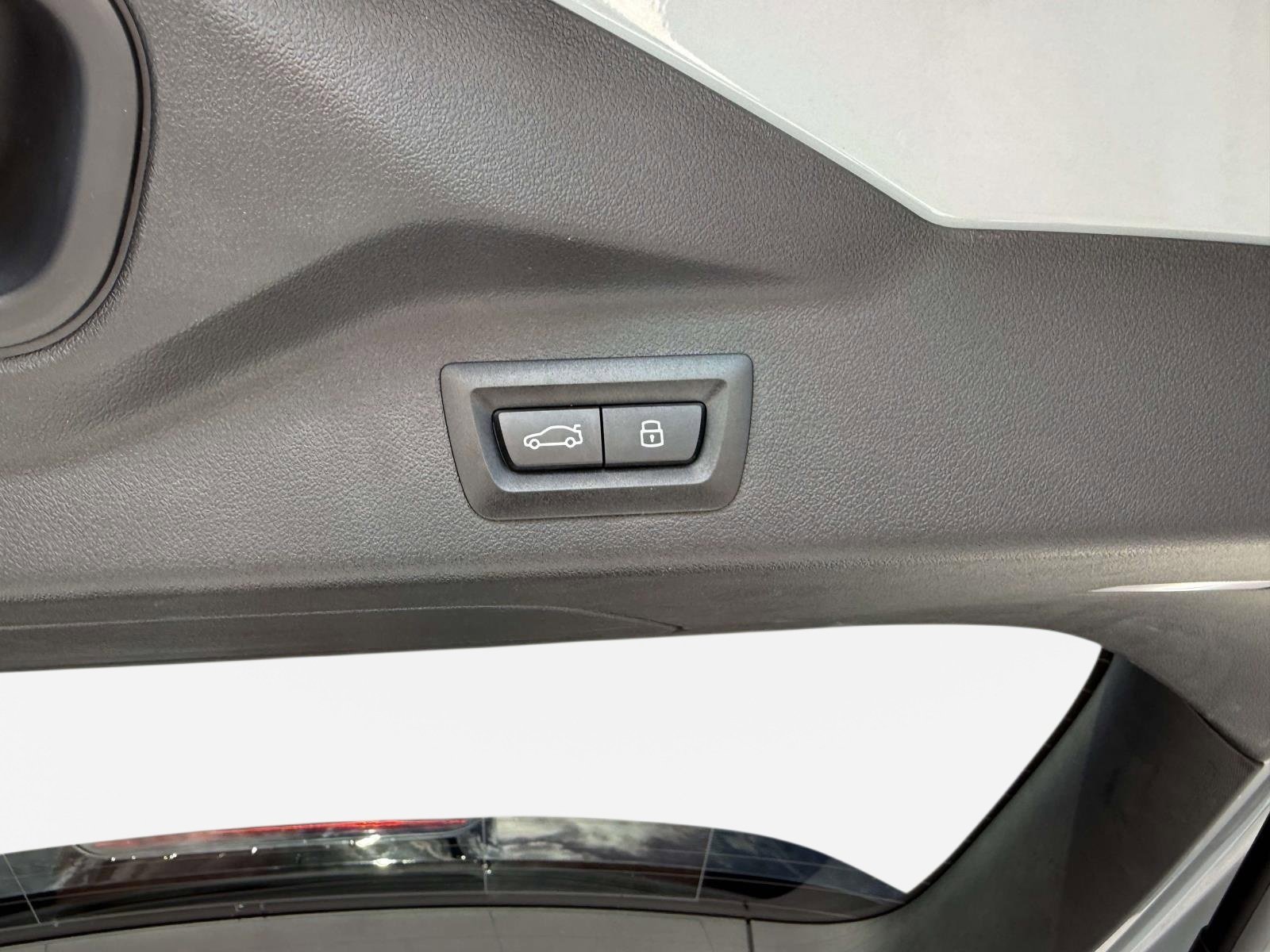 Used 2025 BMW X7 M60i AWD/4WD image 38