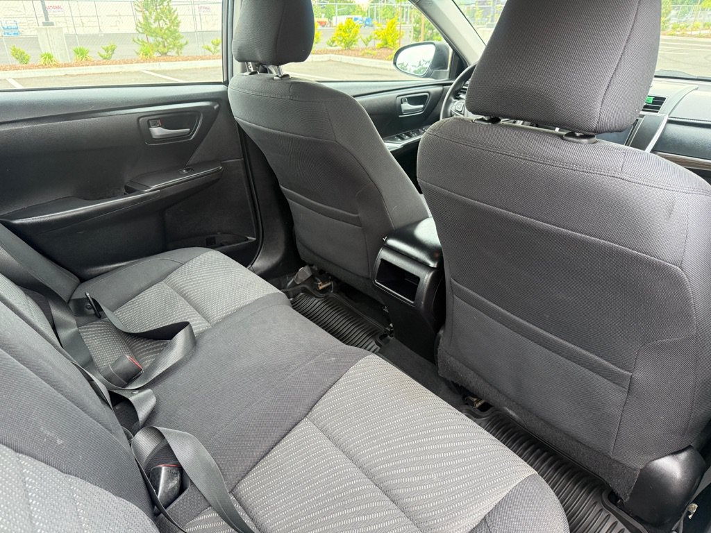 Used 2015 Toyota Camry LE FWD image 11