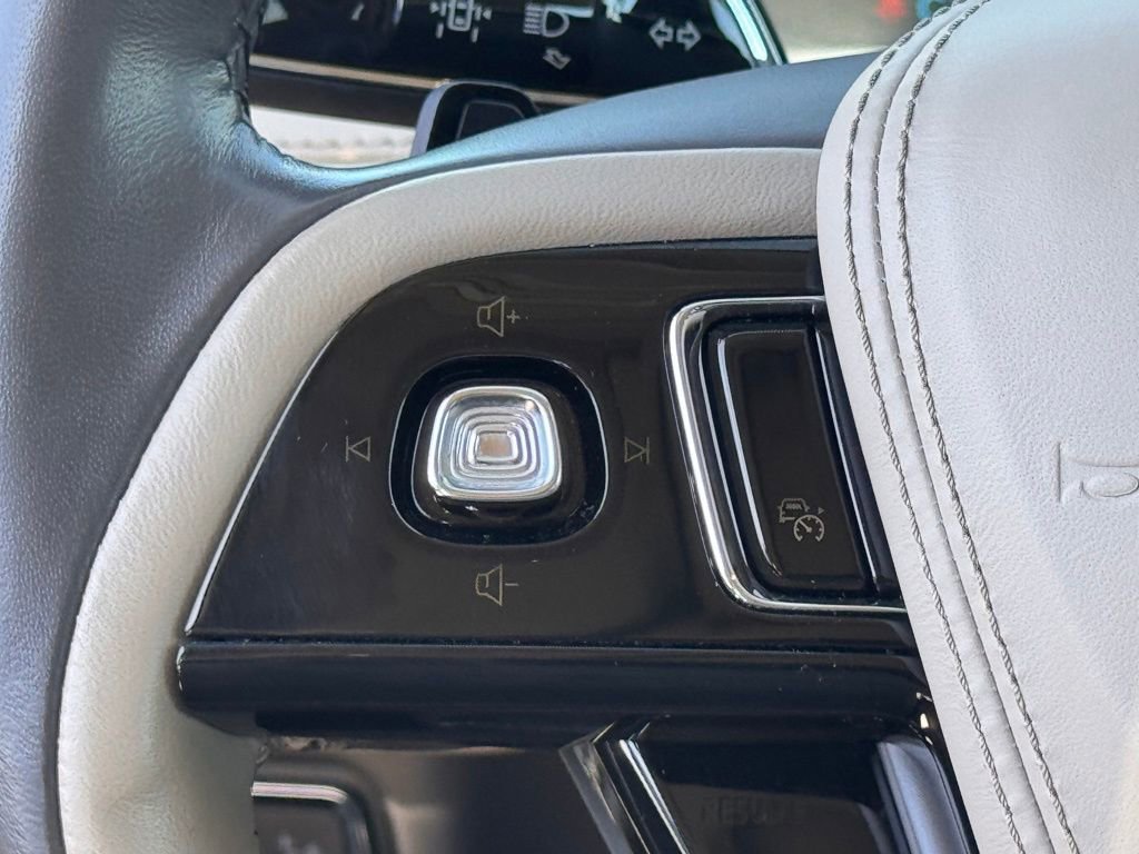 Used 2023 Lincoln Aviator Reserve w/ Equipment Group 201A image 23