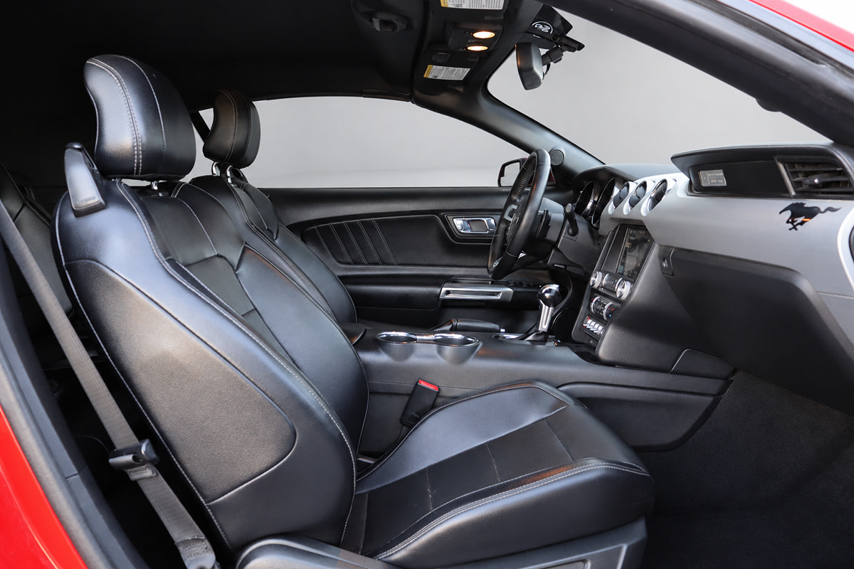 Used 2017 Ford Mustang Premium RWD image 22