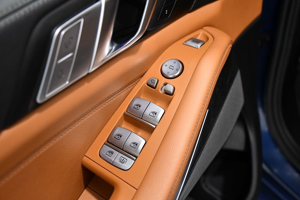 Used 2022 BMW X7 xDrive40i w/ Premium Package image 18