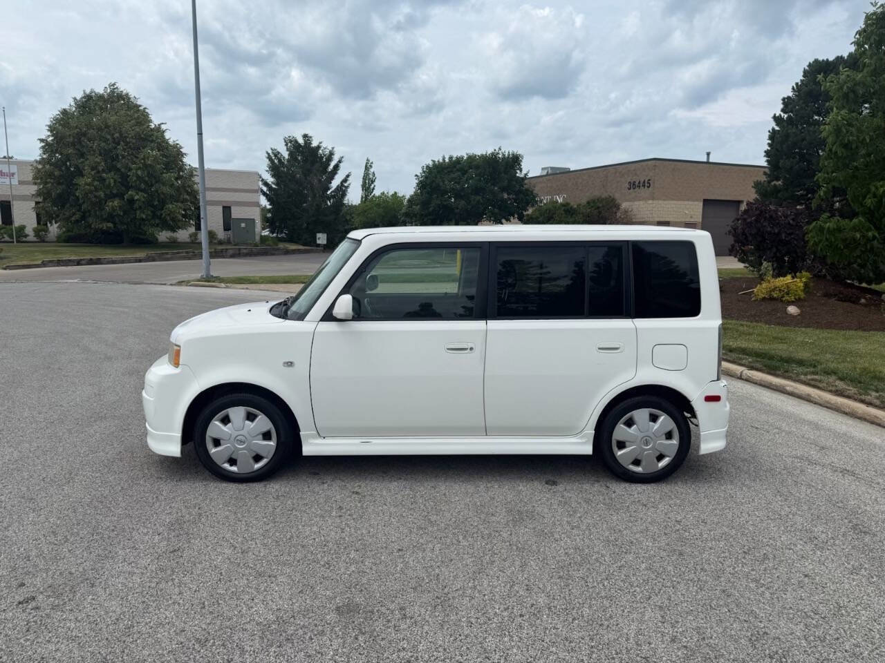 Used 2006 Scion xB FWD image 2
