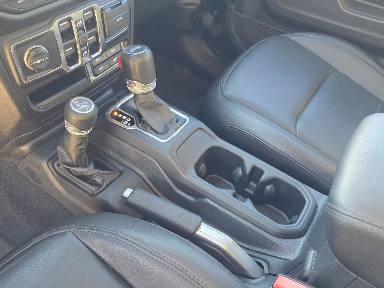 Used 2022 Jeep Wrangler Unlimited Sahara image 8