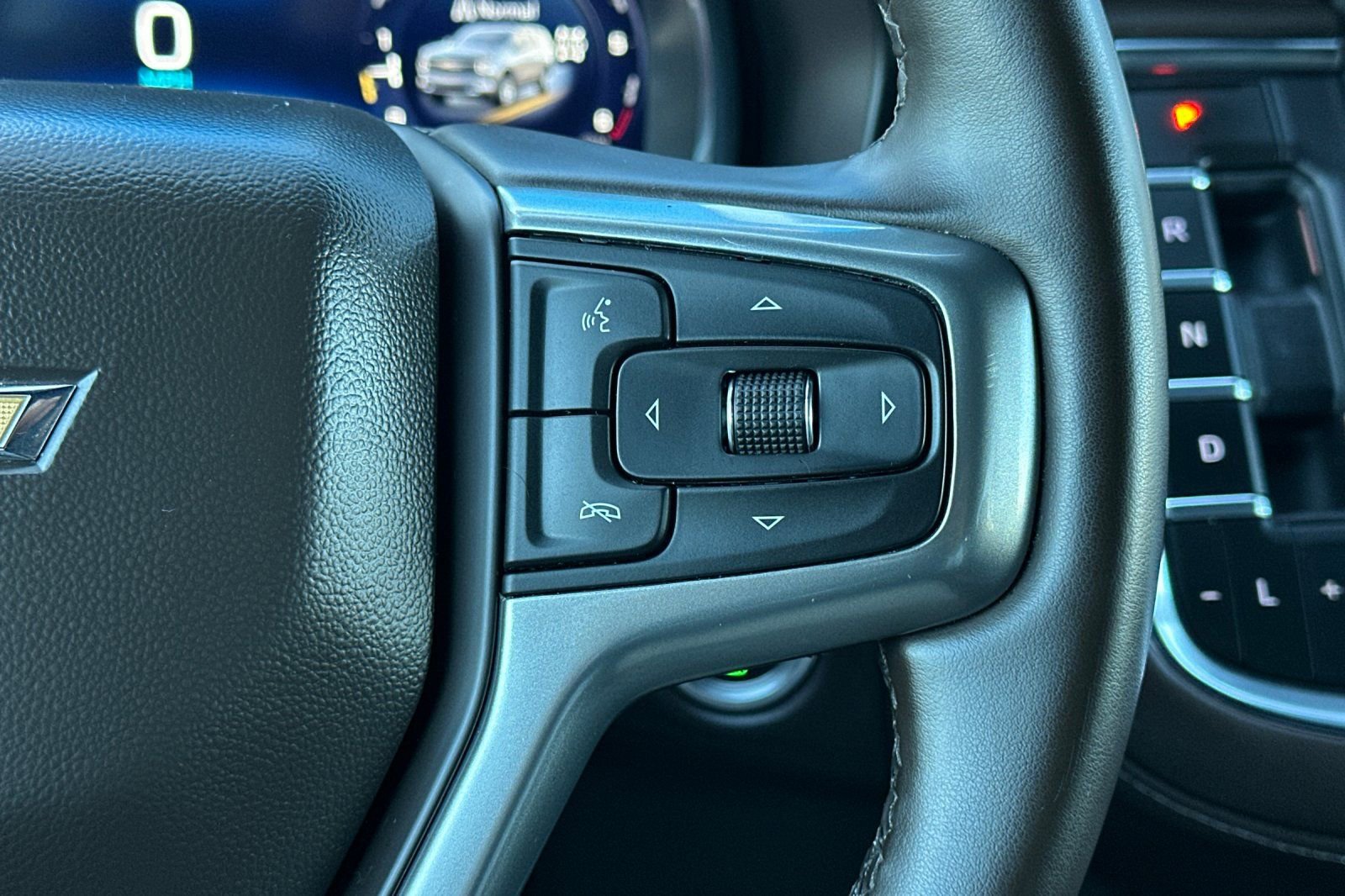 Used 2024 Chevrolet Suburban LT image 35