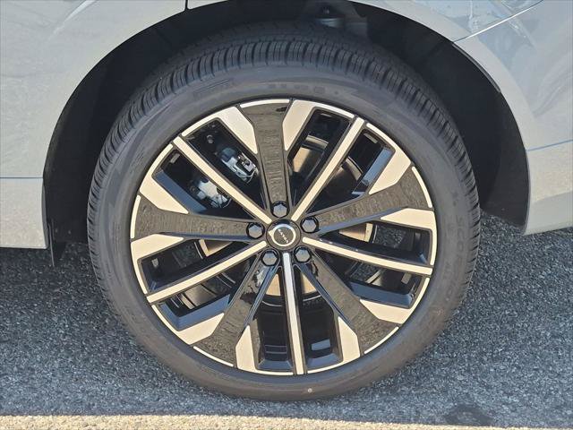 New 2026 Volvo XC60 B5 Ultra w/ Climate Package PRO AWD/4WD image 6