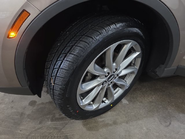 Used 2020 Lincoln Corsair AWD w/ Premium Package image 32