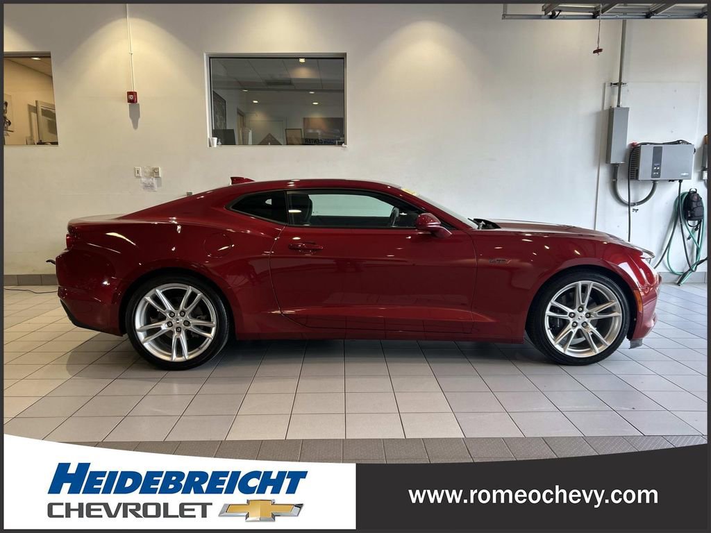 Used 2022 Chevrolet Camaro LT w/ Technology Package RWD image 2