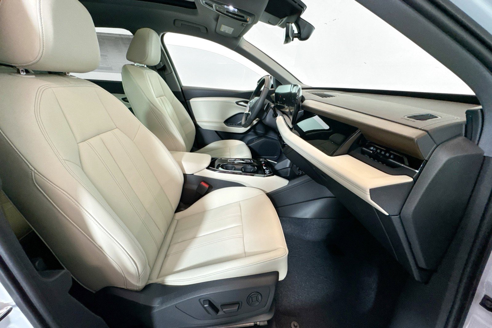 New 2025 Audi Q6 e-tron Premium image 25