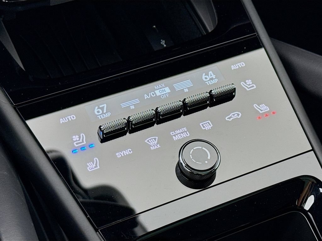 Certified 2025 Porsche Cayenne E-Hybrid AWD/4WD image 22