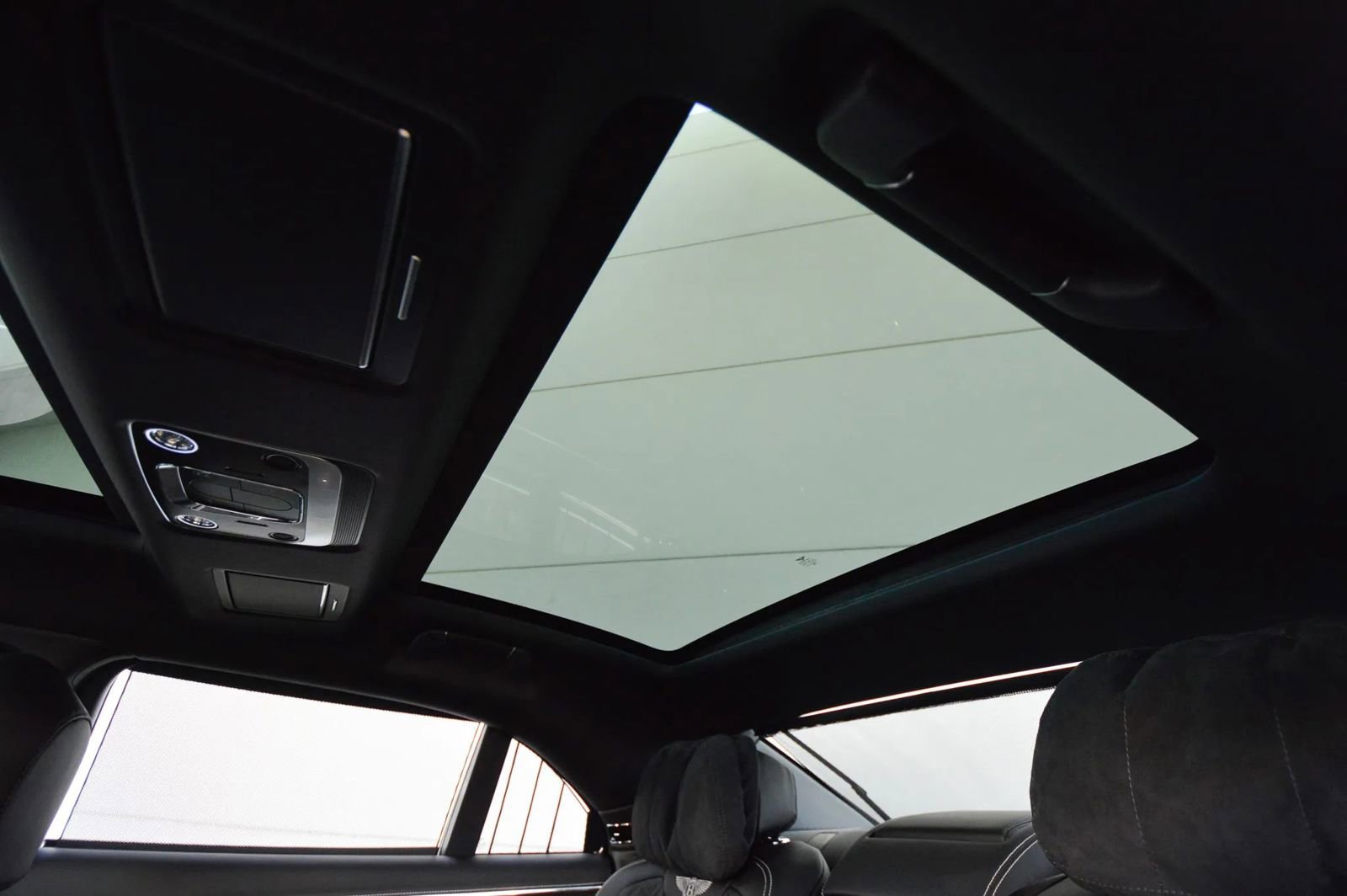 Used 2022 Bentley Flying Spur V8 image 66