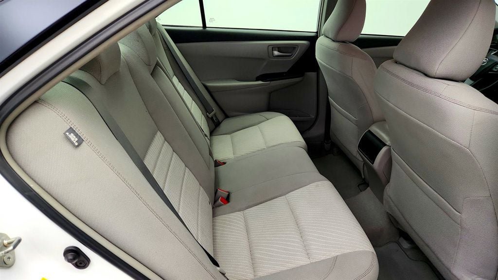 Used 2015 Toyota Camry LE FWD image 22